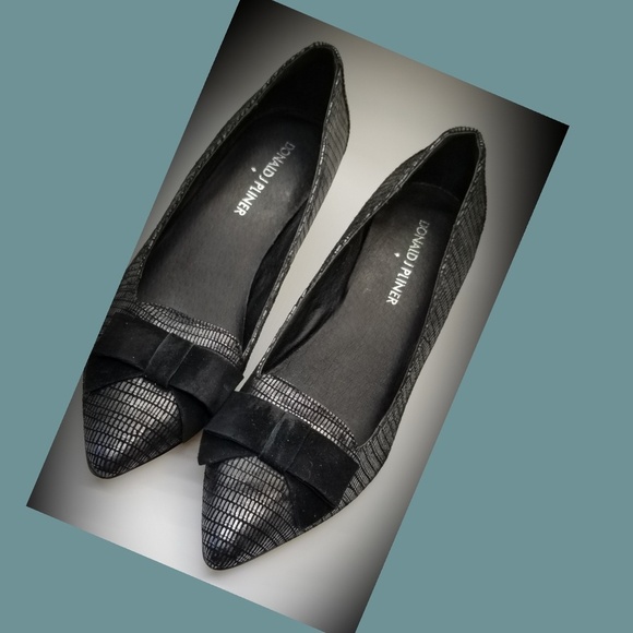 Donald J Pliner metallic lizard-print leather pump - Picture 5 of 8